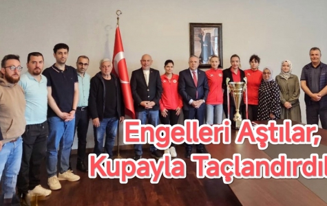 Engelleri Aştılar, Kupayla Taçlandırdılar 