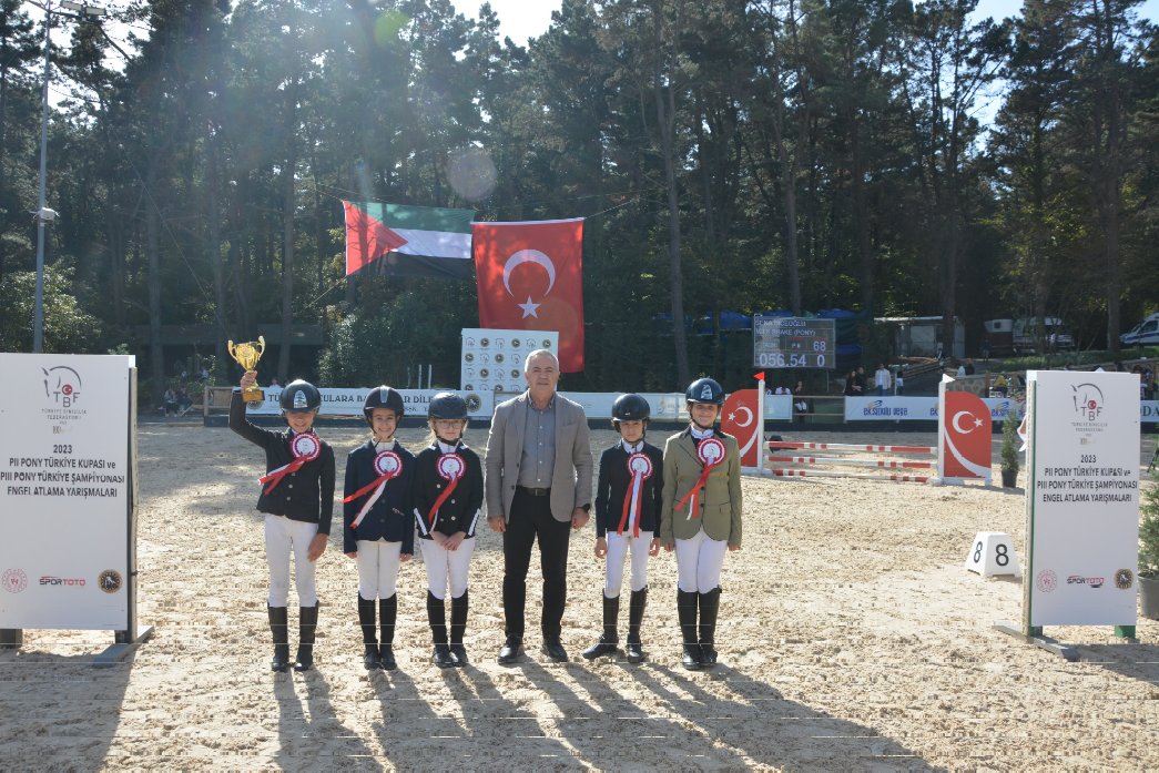 pony-tuerkiye-kupas-pony-tuerkiye-sampiyonas-n-n-basar-l-minik-binicilerini-tebrik-ediyoruz