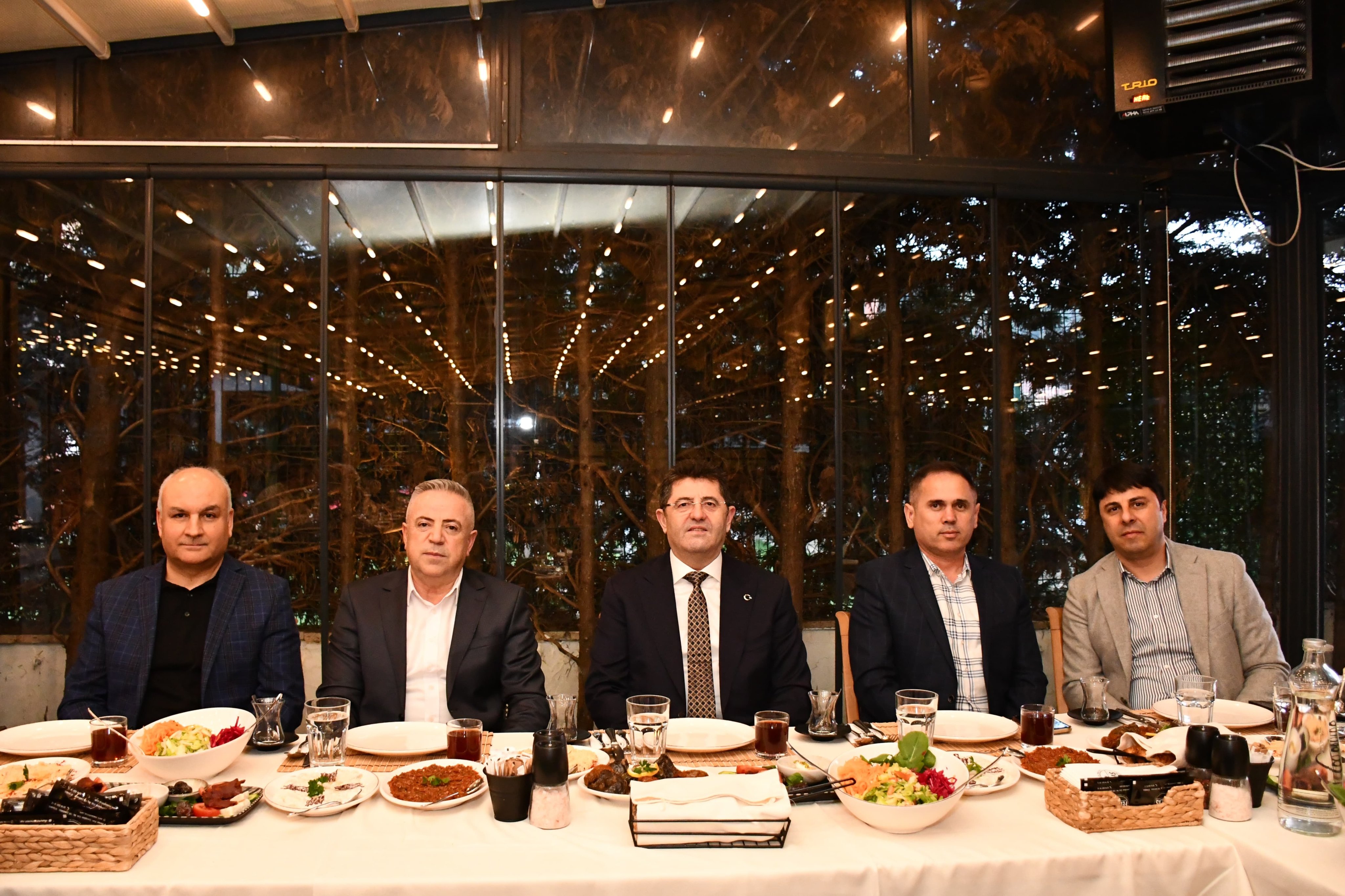 cekmekoey-de-birlik-ve-kardeslik-sofras